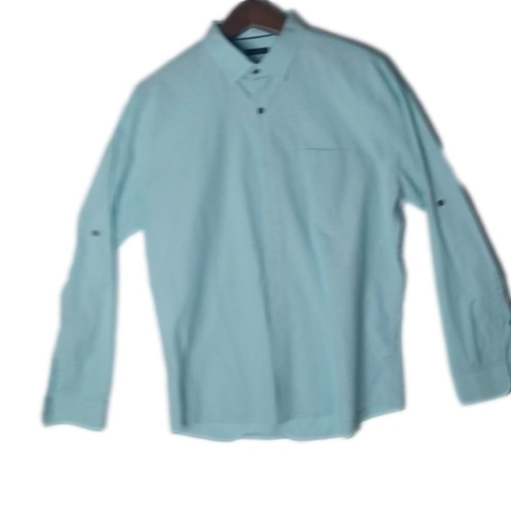 X Large RW&Co button down dress shirt. Turquoise with 1 pocket.